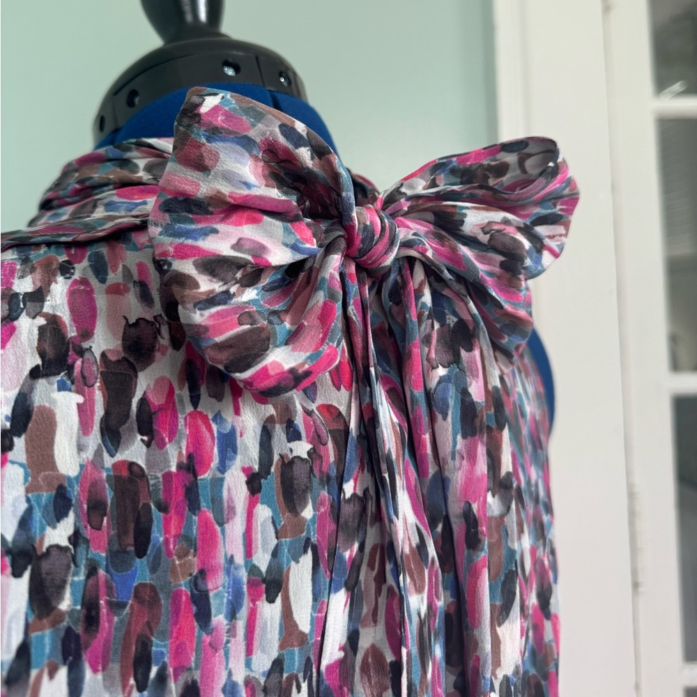 ETCETERA Silk Sleeveless Watercolor Print Tie Neck Blouse